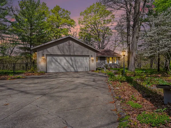 1890 Dillingham Dr, Allegan, MI 49010