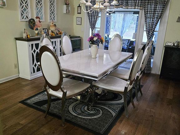 4th image of 1259 THE GROVE Road