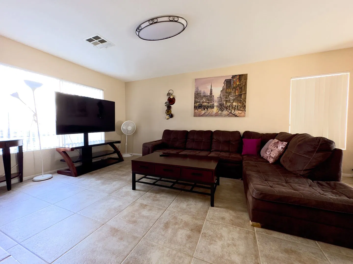 3-Bedroom Home with Loft & 2-Car Garage Mission Palm — Photo 3