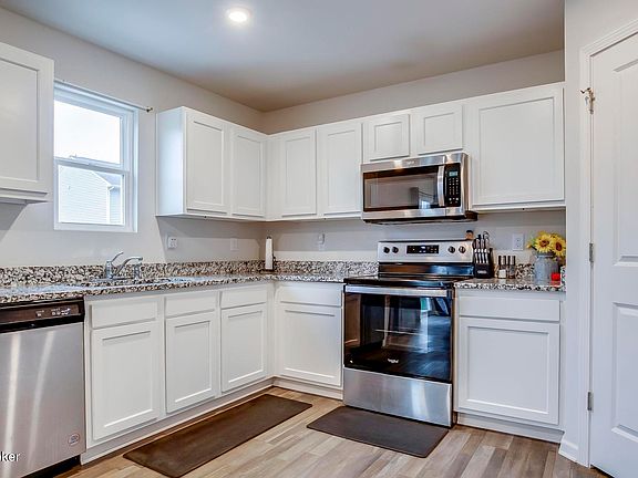 2nd image of 410 Cupp Cir