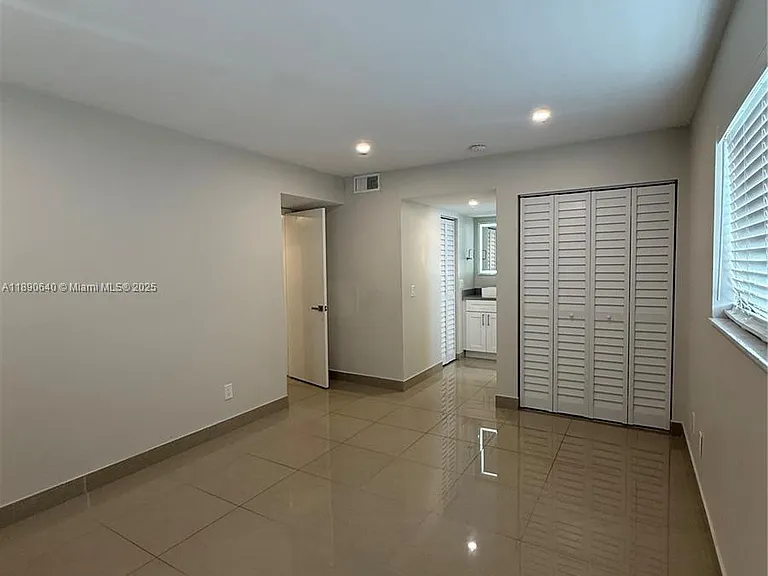 100 SE 5th Ave #1 — Photo 26