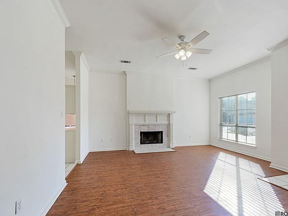 3rd image of 352 Briarhaven Dr