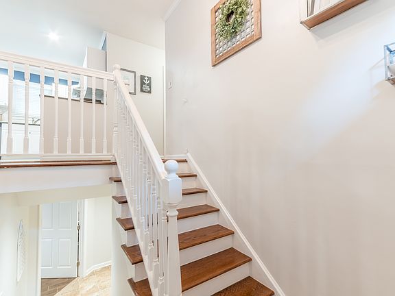 5th image of 2584 Carolyn Dr SE
