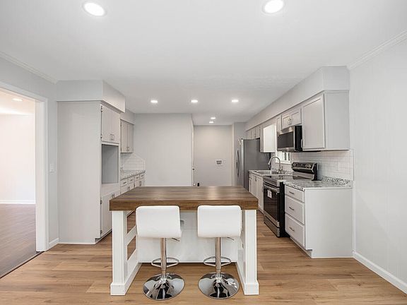 4th image of 5238 Verdun Ct