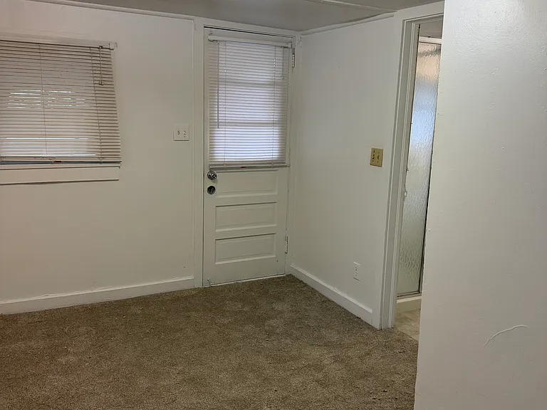 209 Strawberry Ln — Photo 12