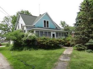 906 Tayco St, Menasha, WI 54952