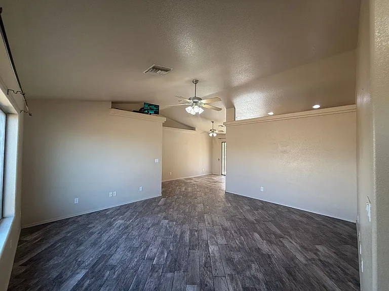 1420 Jefferson St — Photo 2