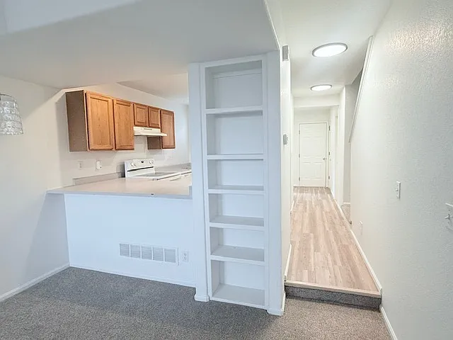 2905 Neil Dr #14 — Photo 5