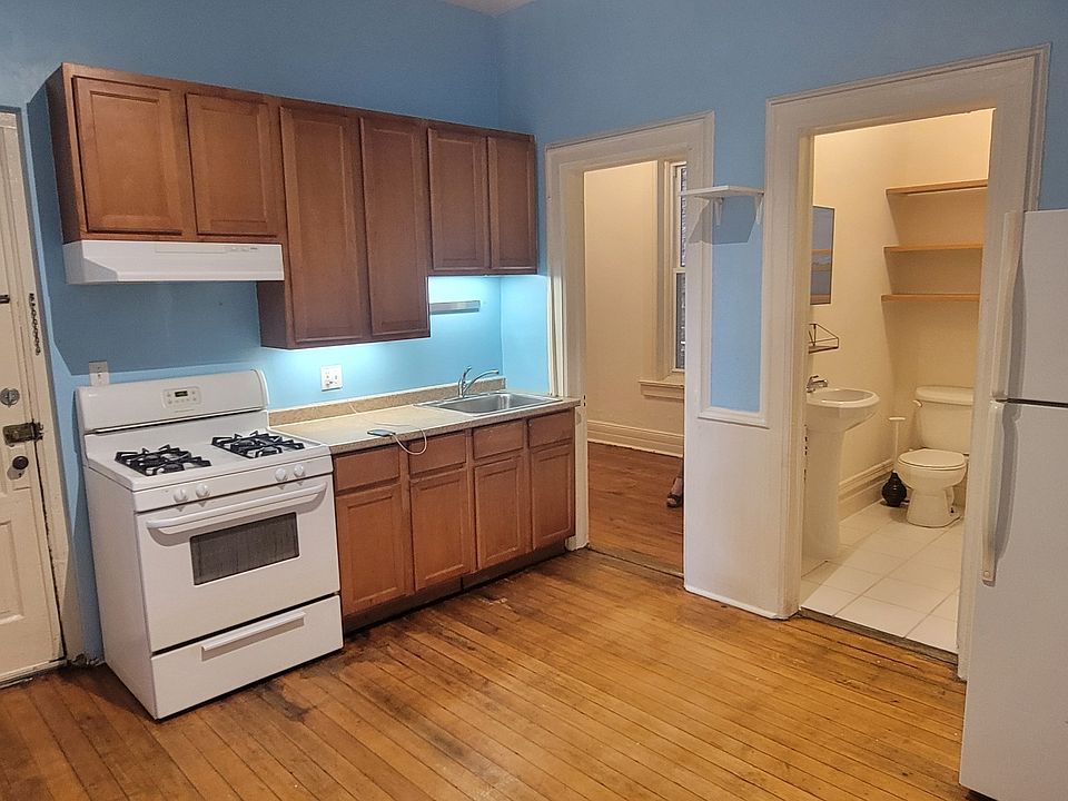 1st image of 1727 W Erie St #1F