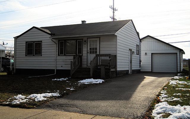 1st image of 2321 W Greenwood Ave