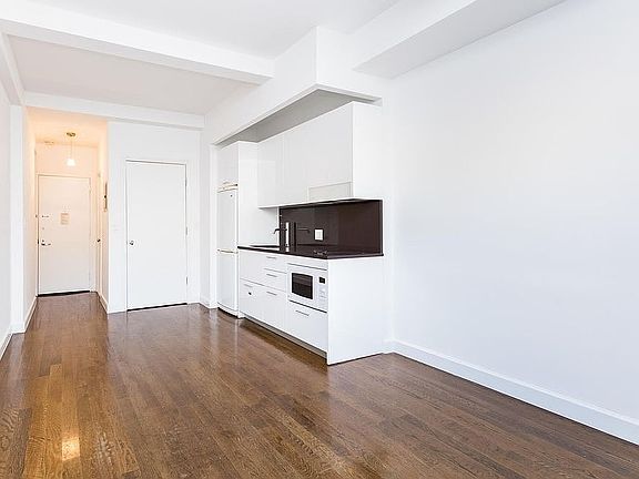5th image of 212 W 91st St APT 1036