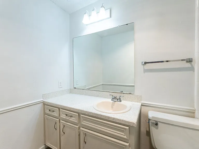 5439 40th St #B — Photo 31