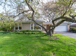 2690 Appletree Ln, Northbrook, IL