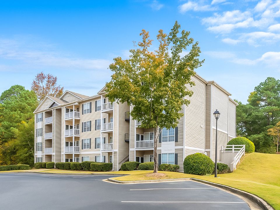 Lake St James Apartments in Conyers Ga Exterior Building