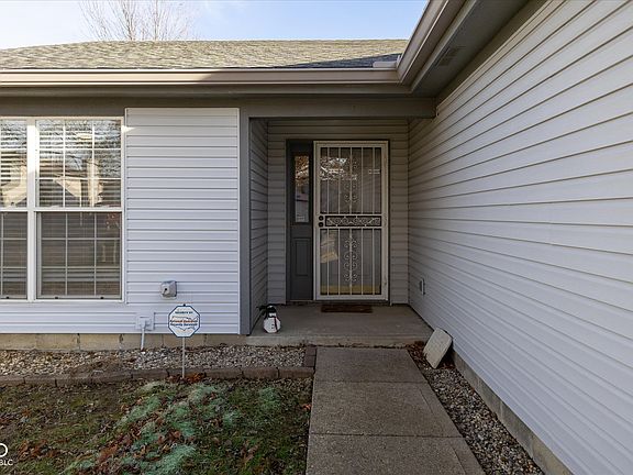 3rd image of 2233 Historic Oaks Blvd