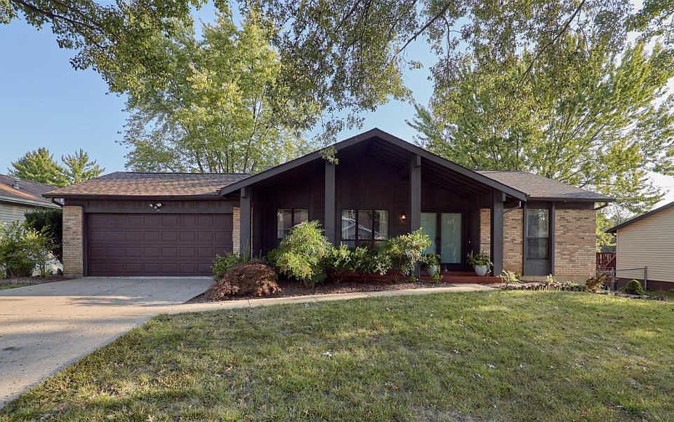 1st image of 34 Gateswood Dr
