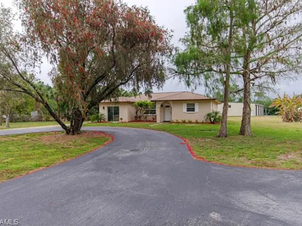 1381 25th St SW, Naples, FL 34117