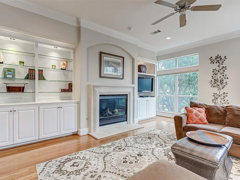 6315 Rodrigo St — Photo 3