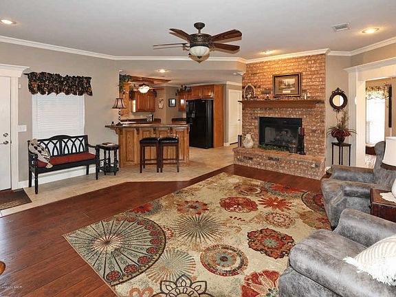 4th image of 7905 Saint Louis Dr