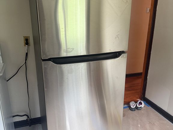 4th image of 21260 Goller Ave