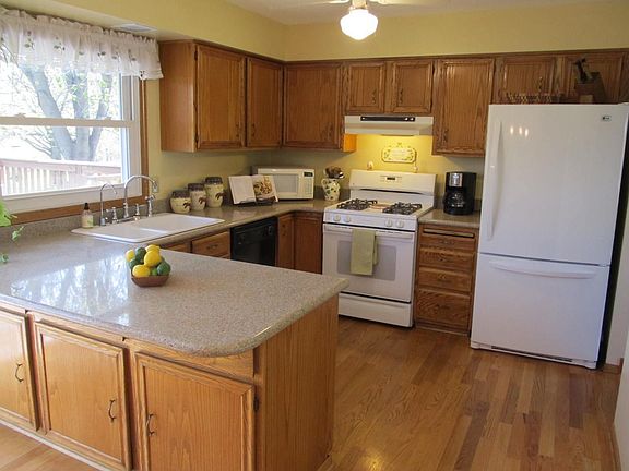 4th image of 1505 E 116th St