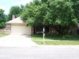 5408 SW Sena Dr, Topeka, KS 66604