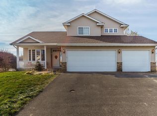 1820 Westchester Ln, Shakopee, MN 55379