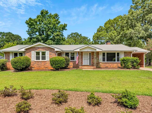 402 Springwood Dr, Spartanburg, SC 29302