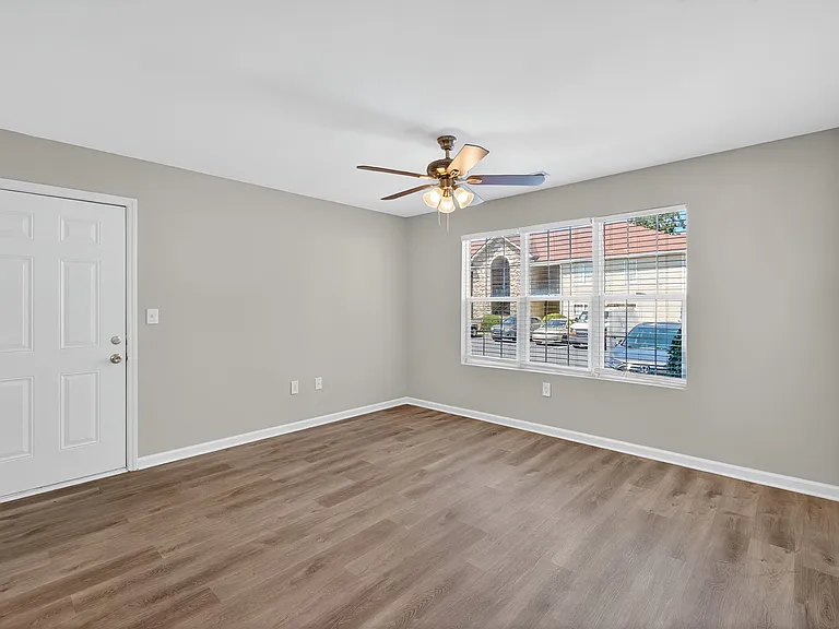 Nevin Place Apartments — Photo 9