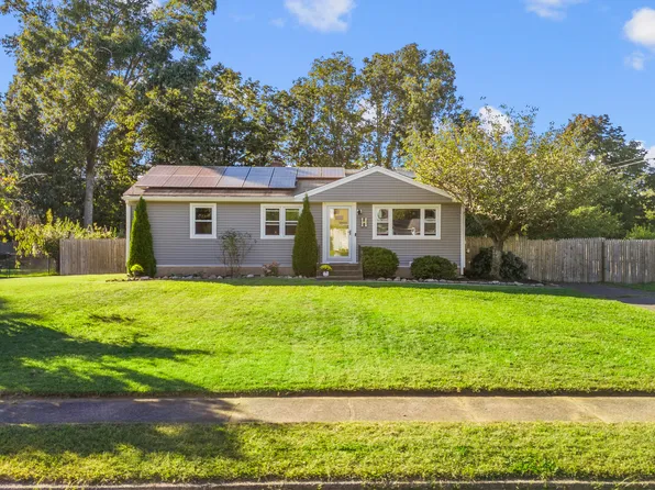 96 Frost Drive, North Haven, CT 06473