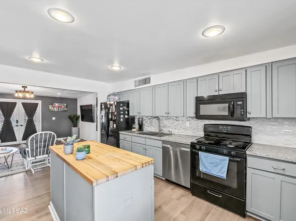 9521 E 33rd St, Tucson, AZ 85748