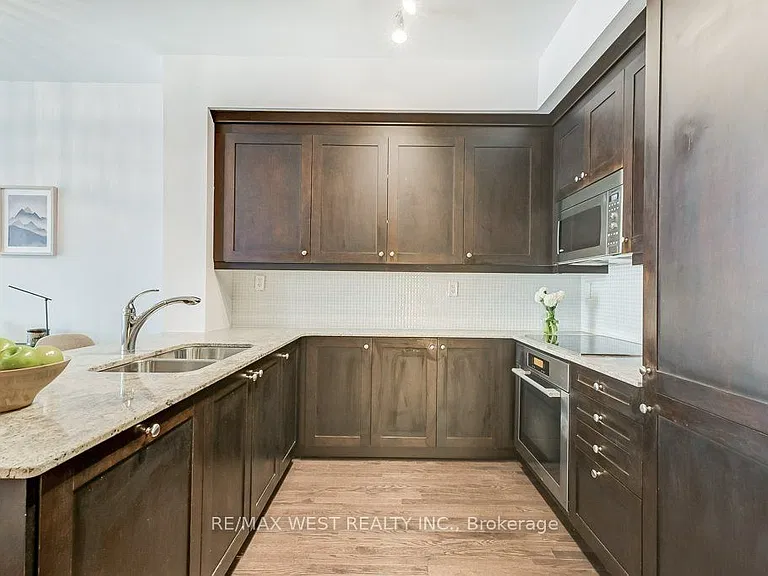 1 Bedford Rd #818 — Photo 7