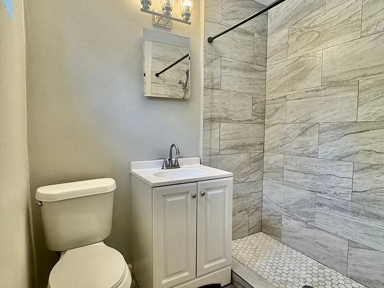 6702 Fulton St #13 — Photo 8