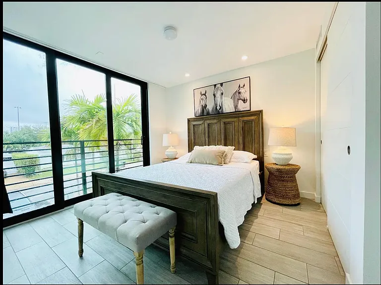 722 NE 15th Ave #1 — Photo 18