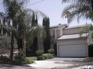 15420 Runnymede St, Van Nuys, CA 91406