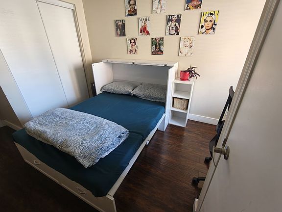 2nd image of 60 Mendelssohn St #1