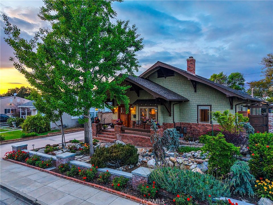 1st image of 427 Oakdale Dr