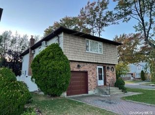 163 Latham Rd, Mineola, NY 11501