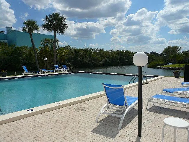 1860 Robalo Dr #105A — Photo 15