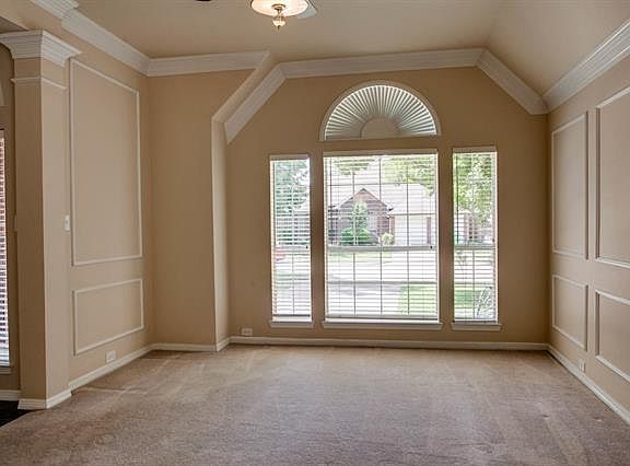 5th image of 2820 Aberdeen Dr