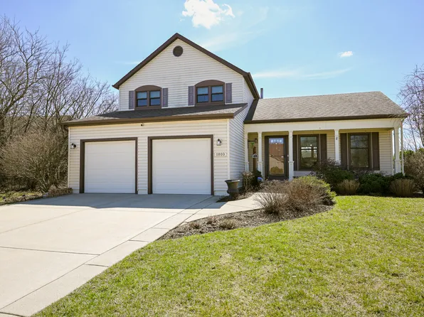 1810 Shetland Dr, Wheaton, IL 60189