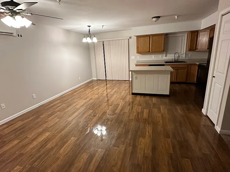 577 Pine St #102 — Photo 4
