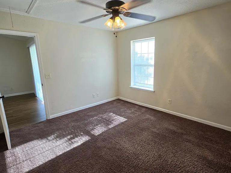403 S Ashley St — Photo 30
