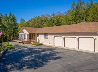 908 Hixson Dr, Grants Pass, OR 97526