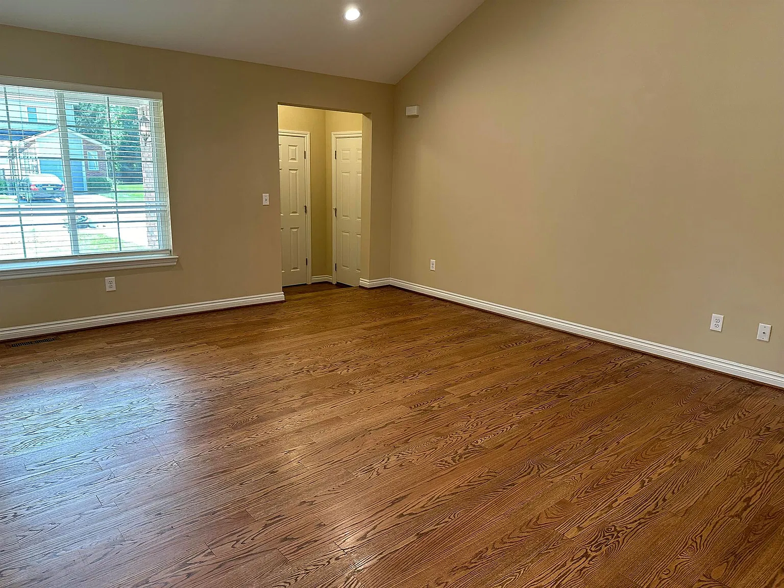 3 bed, 2.5 bath, 1522 sqft, $2,700 — Photo 4