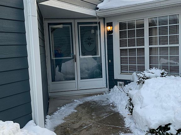 Private Double Door Entrance!