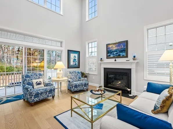 29 Jameson Dr #29, Millis, MA 02054