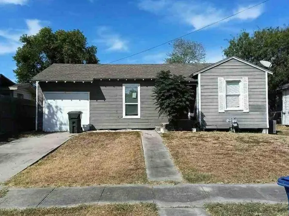 4701 Easter Dr, Corpus Christi, TX 78415