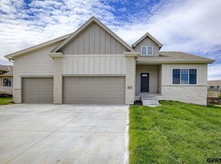 8022 S 184th Ter, Omaha, NE 68136