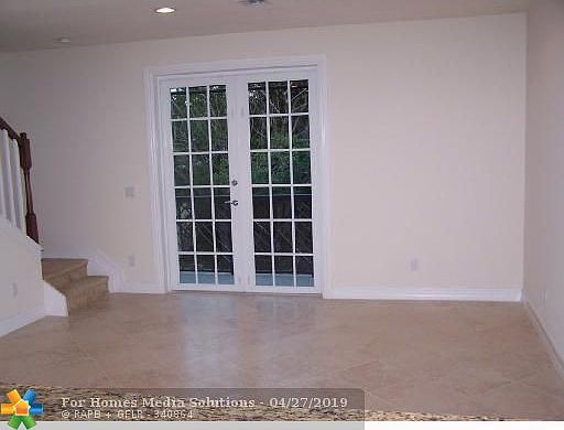 4th image of 2235 NE 9th Ave
